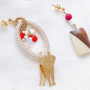 swinging cat [ red ]