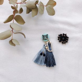 cat fringe 【Blue】（ピアス）