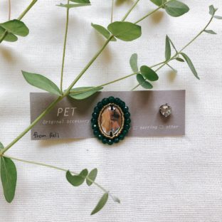 bees oval【green】（イヤリング）