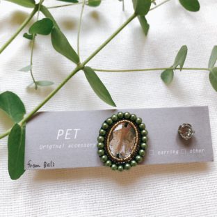 bees oval 【yellow green】（ピアス）